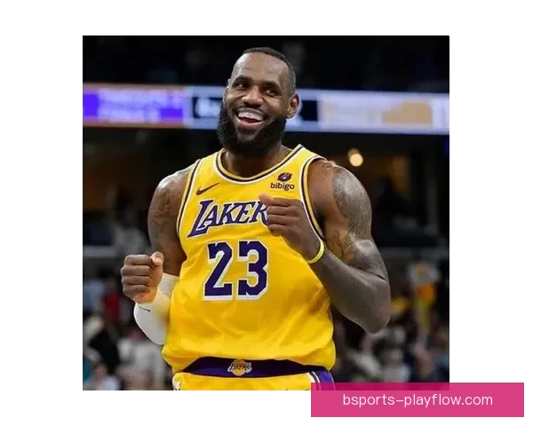 NBA历史首次父子连线 詹姆斯传球布朗尼外线三分命中 NBA历史首次父子连线 詹姆斯传球布朗尼外线三分命中